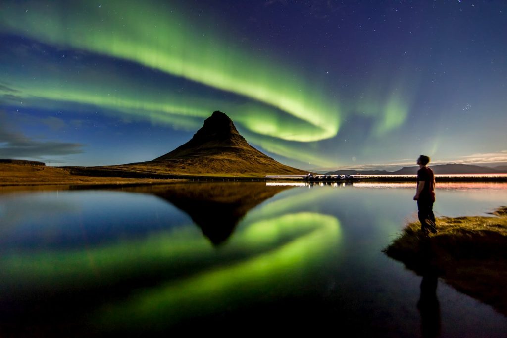 Viendo las auroras boreales en suecia